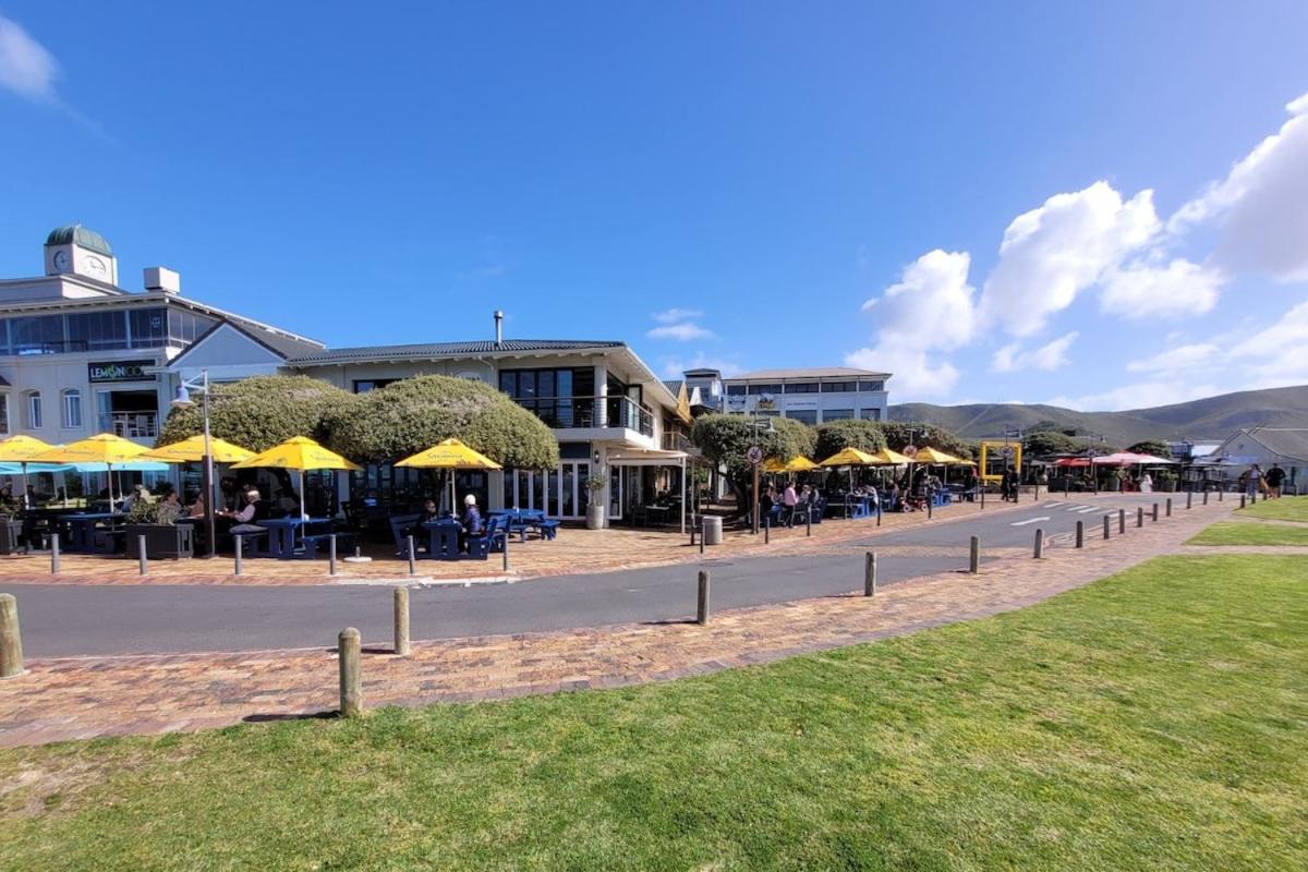 Whale Watchers Studio Apartment Hermanus Exterior photo